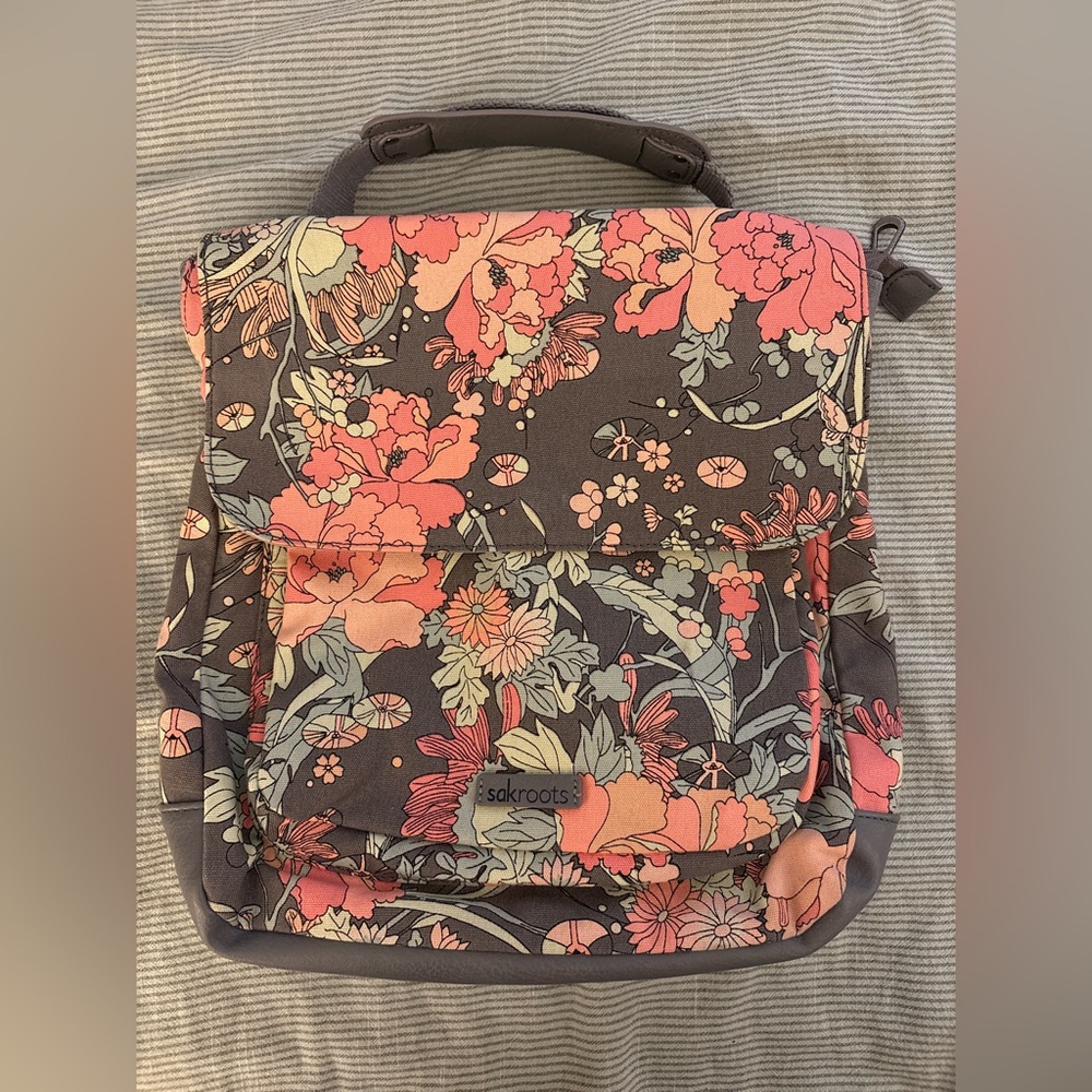 Sakroots Bag with Tan Interior
